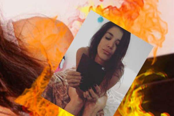 Andrea Rincoacuten recieacuten levantada desnuda y provocativa con las fotos