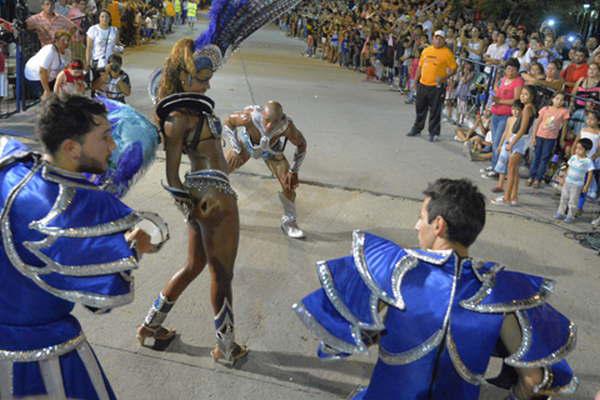 Micaela Roldaacuten de Caribe Samba fue elegida como la Reina del Carnaval 2016