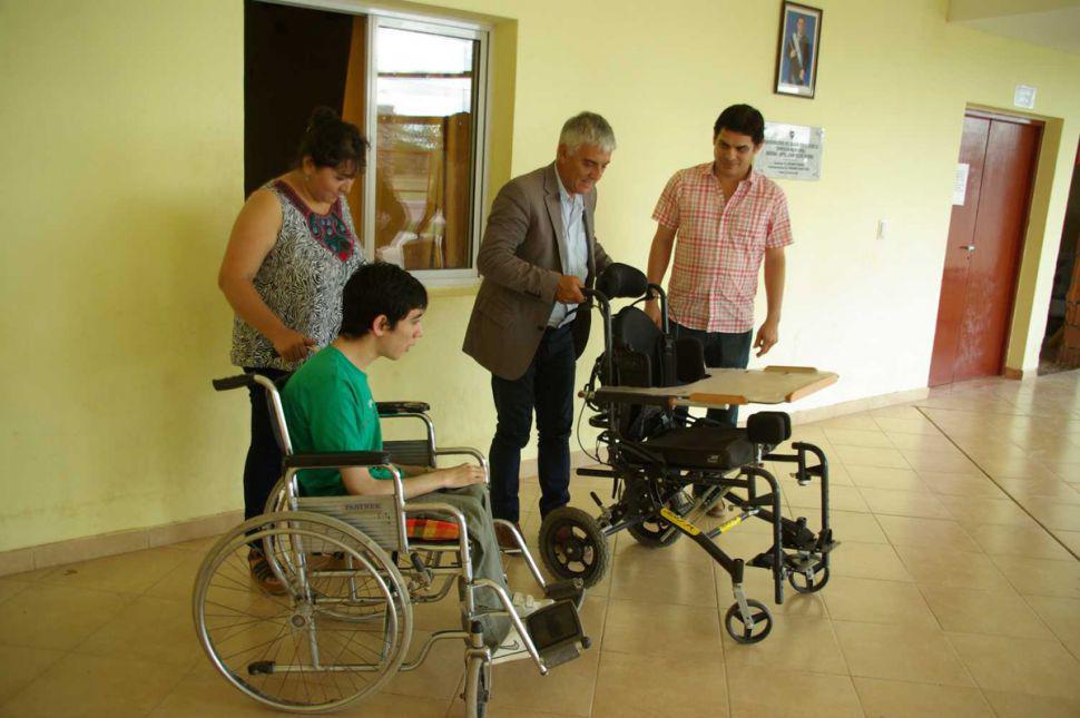 Un joven de Mataraacute pudo conseguir la silla de ruedas que necesitaba