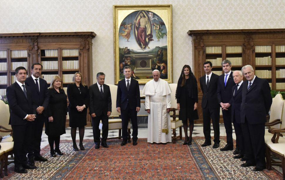 El enojoacute del Papa por la comitiva que acompantildeoacute a Macri