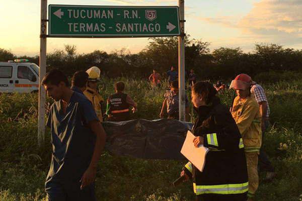 Motociclista tucumano murioacute tras chocar un poste