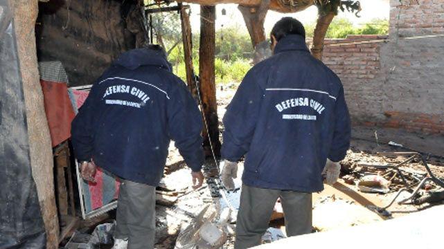 Asisten a 15 familias y restringen acceso a barrios