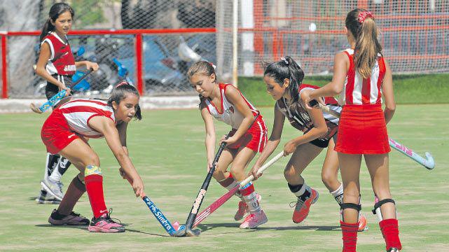 El hochey se solidarizoacute con Gonzy Defant