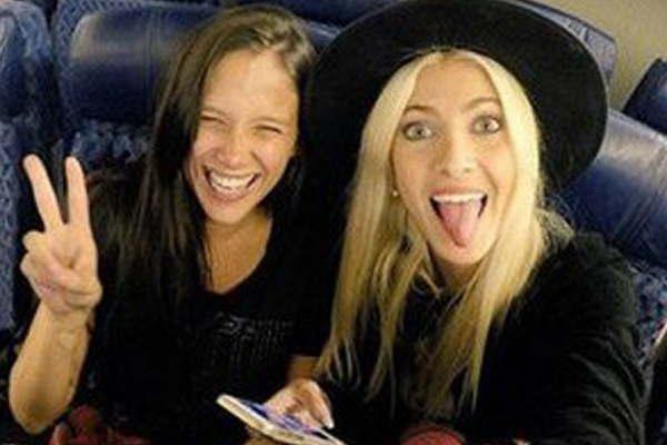 Barbie Veacutelez y Candelaria Ruggeri eligieron salir solas de vacaciones