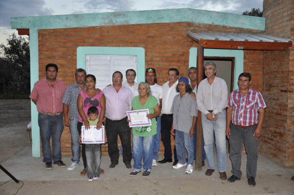 ViviendaS sociales para familias del departamento Riacuteo Hondo