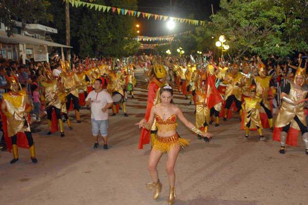 El carnaval loretano dejoacute a su paso una estela de alegriacutea ritmo y color