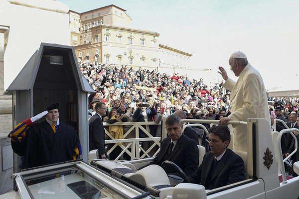 El Papa Francisco visita Auschwitz