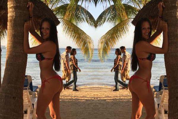 Barbie Veacutelez se sacoacute selfies en bikini durante sus vacaciones en Meacutexico  