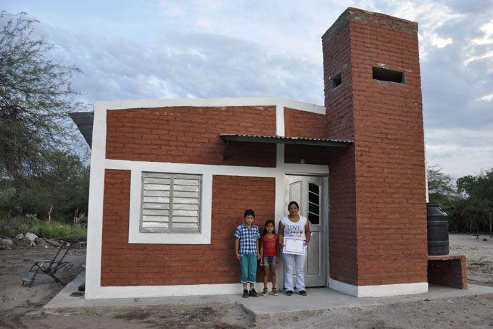 Riacuteo Hondo- maacutes familias beneficiadas con viviendas sociales