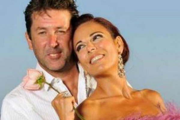 Iliana Calabroacute rompioacute el  silencio en torno a su ex marido  