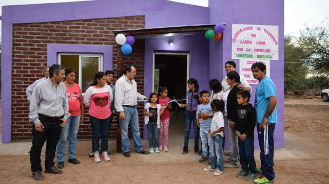 Entregaron viviendas en Campo Amor departamento Loreto