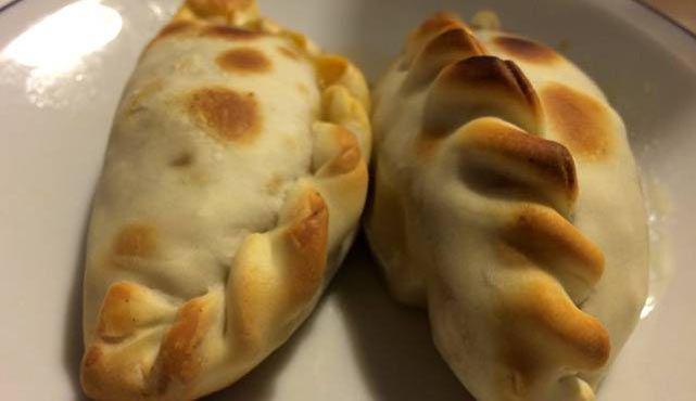 Ricas empanadas Santiaguentildeas