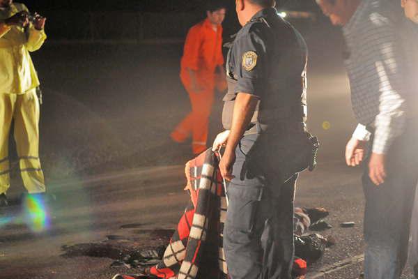 Muere nintildeo de cinco antildeos aplastado por acoplado con quebracho colorado