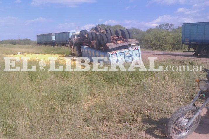 Camionero salioacute despedido tras chocar dos vacas