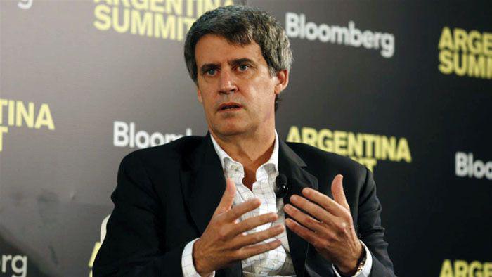 Prat-Gay dijo que este antildeo no habraacute maacutes aumentos en tarifas