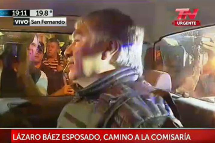 Laacutezaro Baacuteez quedoacute detenido en una dependencia de la Policiacutea Federal