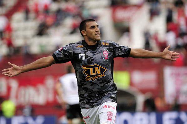 Huracaacuten superoacute a San Martiacuten y se atreve a sontildear