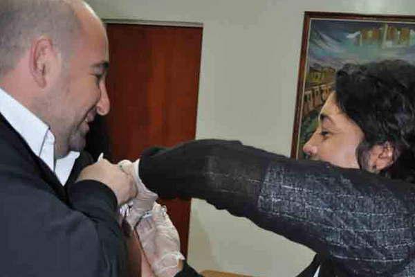 La Municipalidad de La Banda dio apertura a la campantildea de vacunacioacuten gratuita contra la gripe