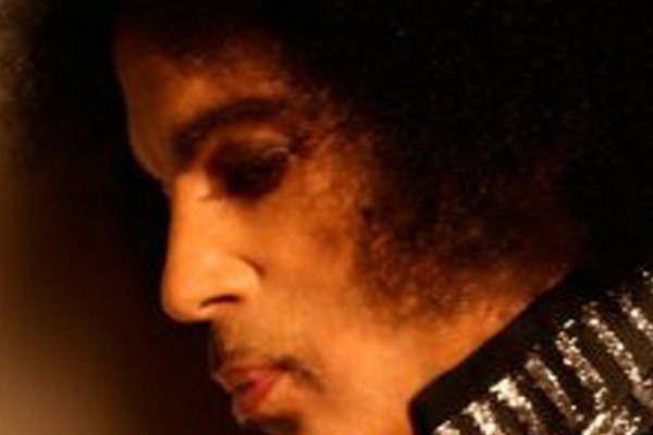 Aseguran que Prince murioacute por sobredosis 