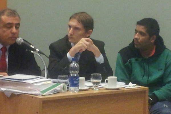 Lo condenaron a seis antildeos de prisioacuten por violar a su ex pareja