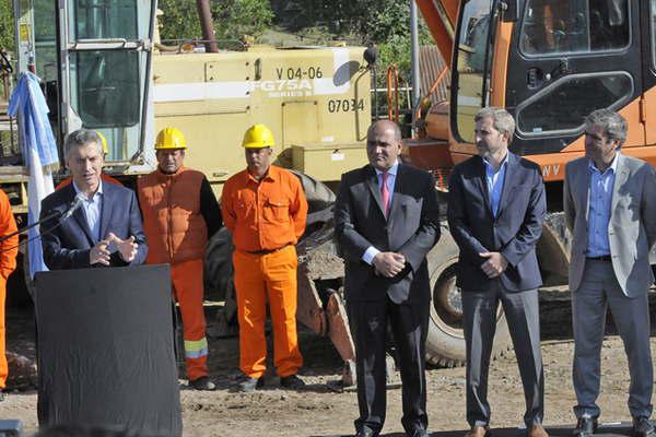 Macri anuncioacute un plan federal de obras de agua potable y cloacas que incluye a Santiago del Estero