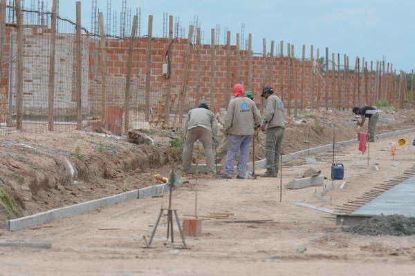 El empleo en la construccioacuten  subioacute 51-en-porciento- mensual en la provincia