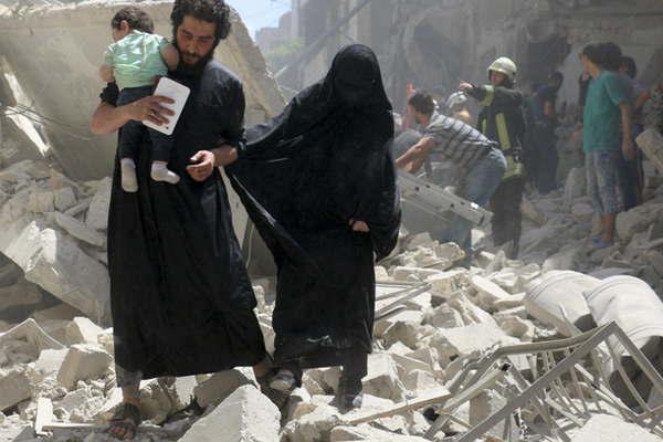 Maacutes muerte y destruccioacuten en otra jornada de bombardeos en la ciudad siria de Alepo