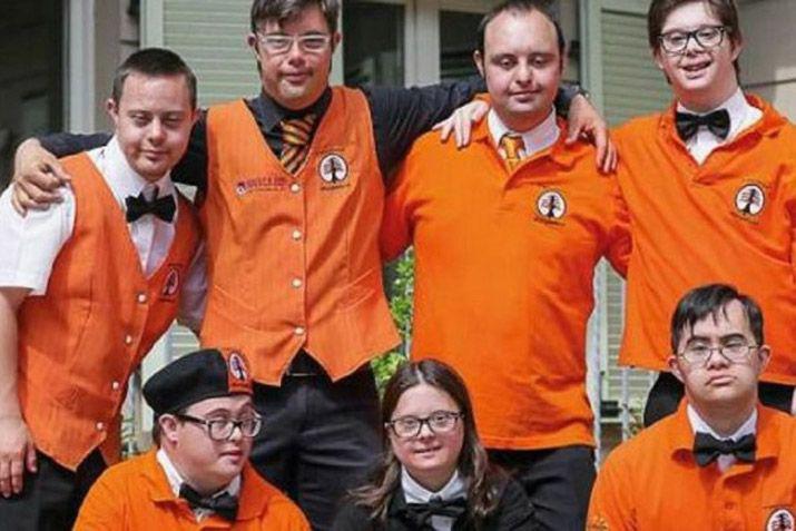 Abren el primer hotel atendido solo por gente con Sindrome de Down