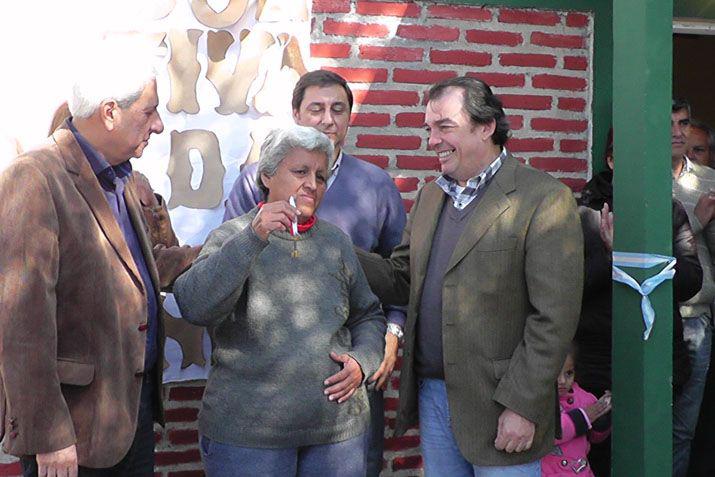 Se entregaron viviendas sociales en Villa Robles