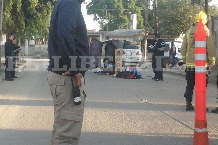 Vuelco de un automoacutevil en el barrio Reconquista