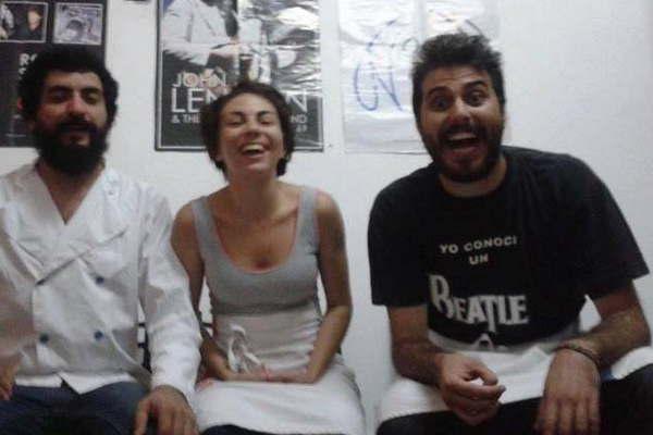 Muacutesico santiaguentildeo vende pizzas con el nombre de Paul Mc Cartney