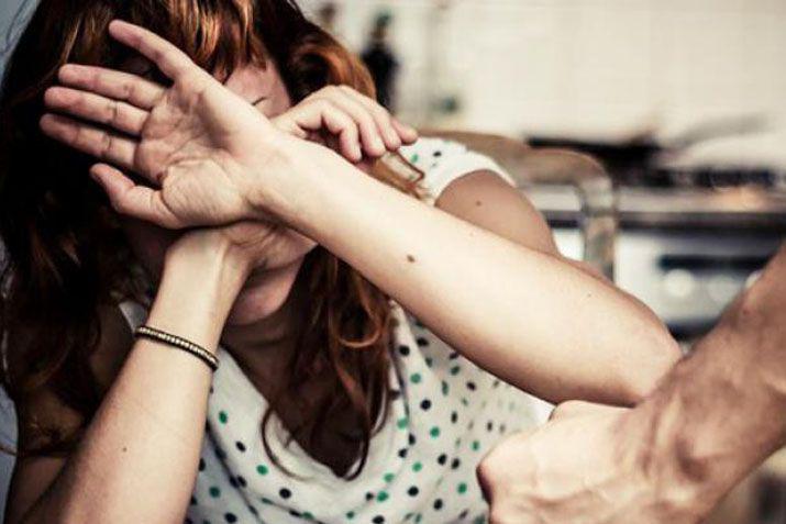 Ella volvioacute de una fiesta y eacutel le propinoacute una golpiza