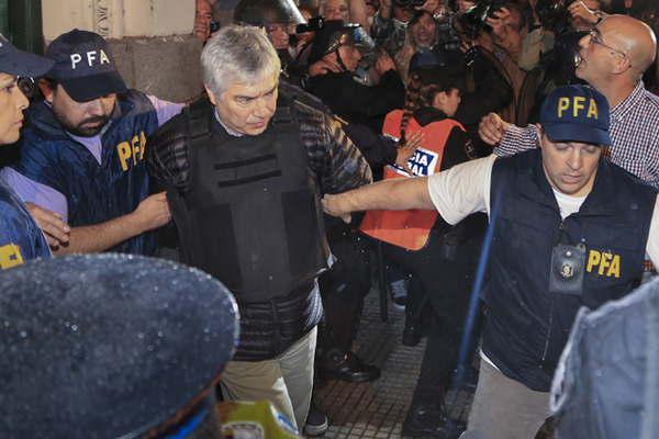 De La Rosadita al penal de Ezeiza primer mes de Baacuteez encerrado