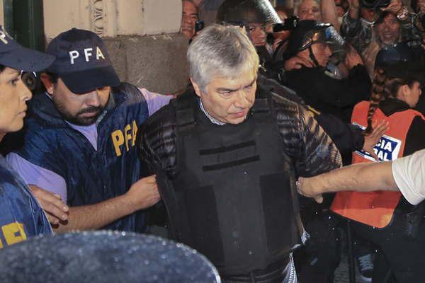 Baacuteez mediante un escrito negoacute ser el duentildeo de la empresa Helvetic