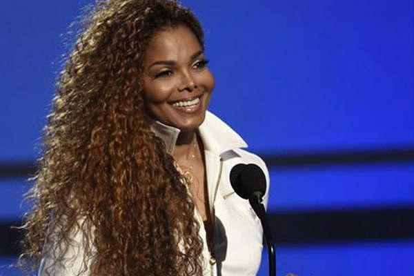 Janet Jackson mamaacute primeriza