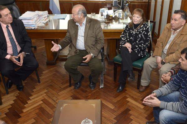 La mercaderiacutea ilegal incautada ya es casi la mitad de todo el 2015