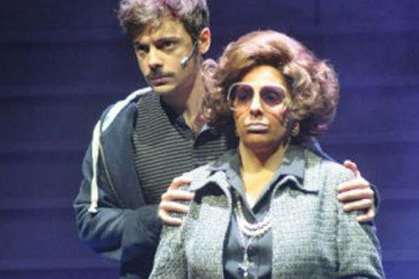 Tomaacutes Fonzi se prueba en el musical de Yiya Murano