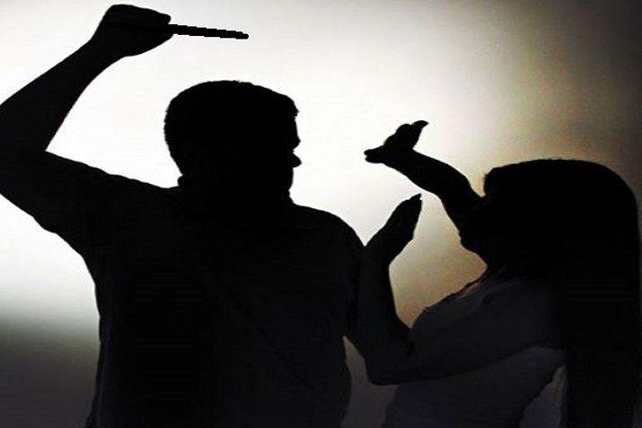 Mujer apuntildealada por su marido en Antildeatuya