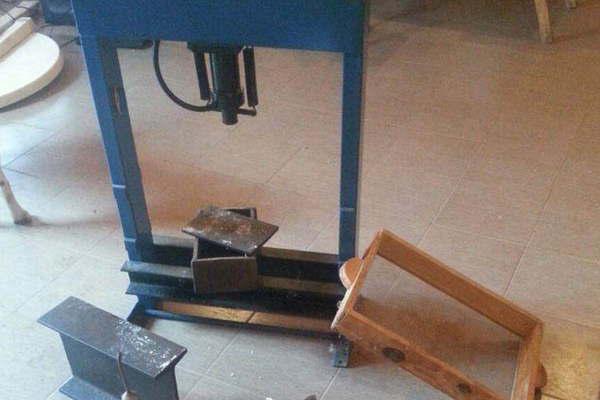 Desarticulan la banda del Chileno detienen a su esposa y apresan a su cuntildeada en suelo santiaguentildeo