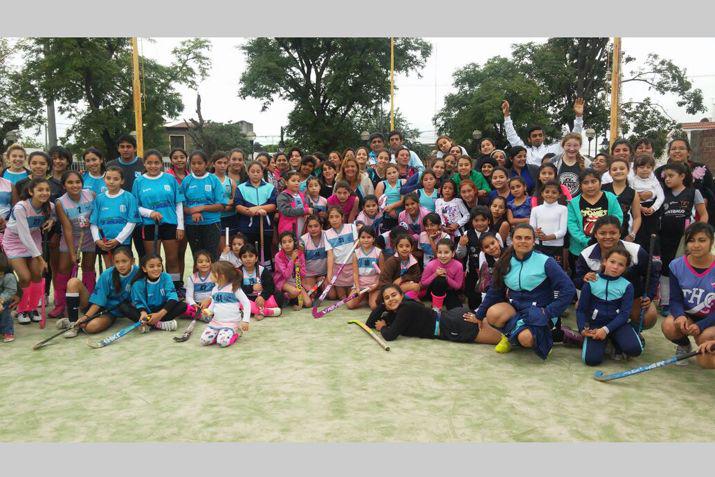 Equipos de doce ciudades participaron del Primer Torneo de Hockey Social