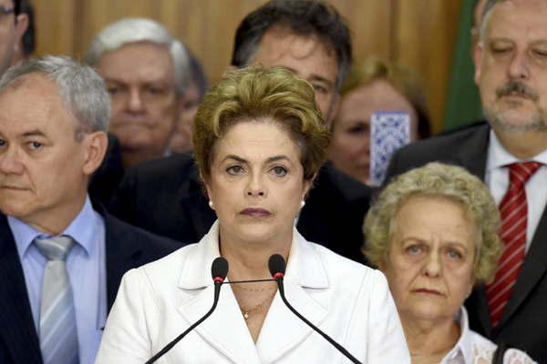 Rousseff brindoacute un discurso de despedida- Lo que maacutes duele es la traicioacuten y la injusticia