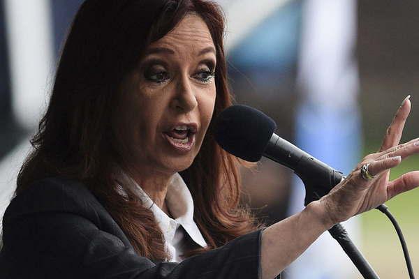 Bonadiacuteo procesoacute a Cristina y otros 13 funcionarios por la causa Doacutelar futuro