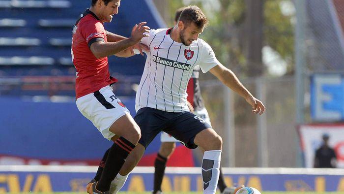 San Lorenzo le ganoacute 2 a 0 a Coloacuten en Santa Fe y sigue sontildeando