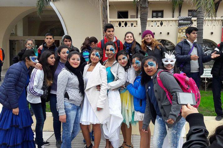 Realizaron actividades por el diacutea de la escarapela