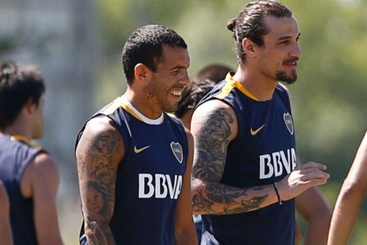 Carlitos Teacutevez y Daniel Osvaldo cantan Doble Vida de Koli Arce