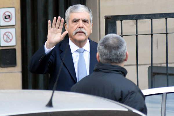 Solicitaron procesar a De Vido por la compra de trenes inservibles