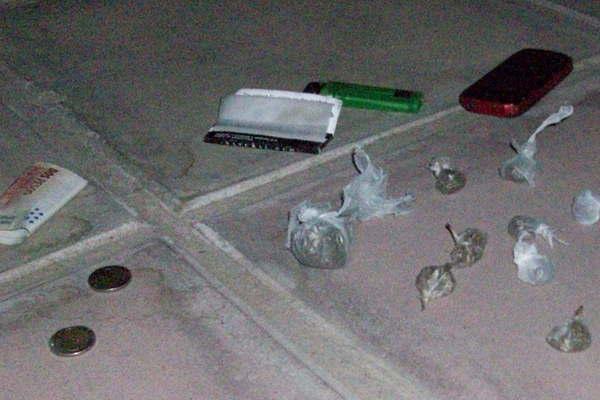 Detenido con maacutes de 15 bagullos de marihuana