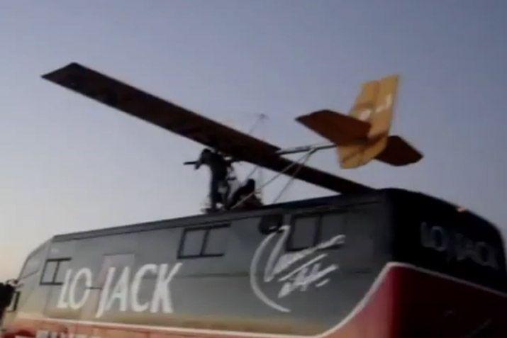 Marcos Di Palma aterrizó su Ultra Liviano sobre el techo del motorhome