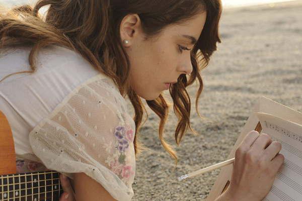 Tini lanzoacute su disco y en junio estrena su peliacutecula 