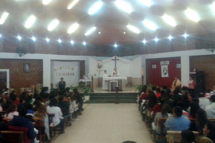 Los bandentildeos rinden tributo a Santa Rita